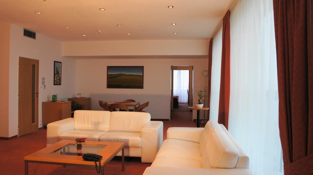 Avanti Hotel Brno Ngoại thất bức ảnh