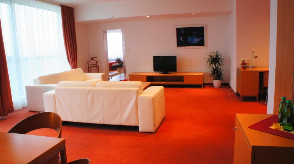 Avanti Hotel Brno Ngoại thất bức ảnh